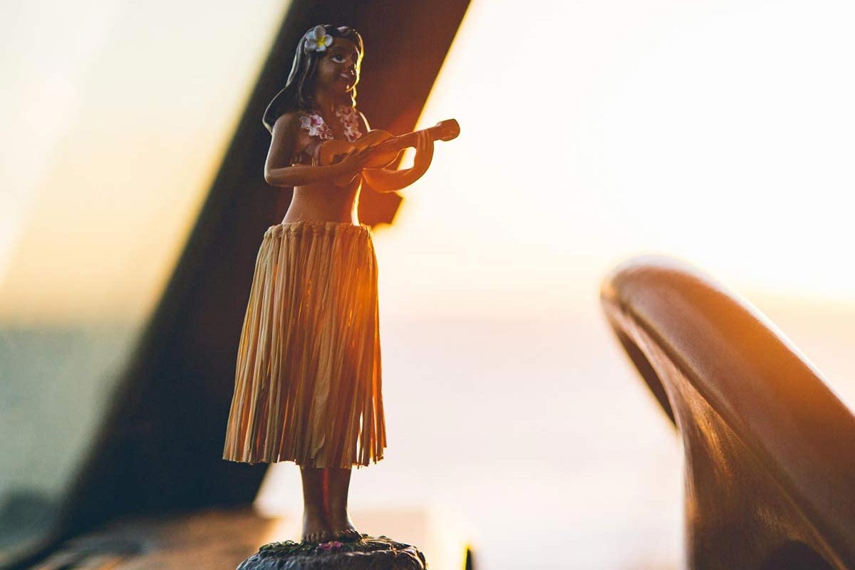 La hula girl hawaiienne, de la danse traditionnelle à l'icône touristique