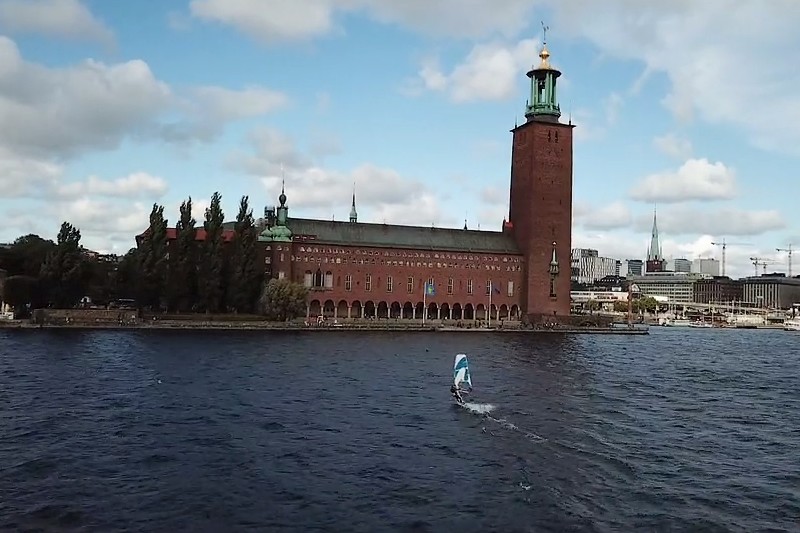 Du windsurf au coeur de Stockholm !